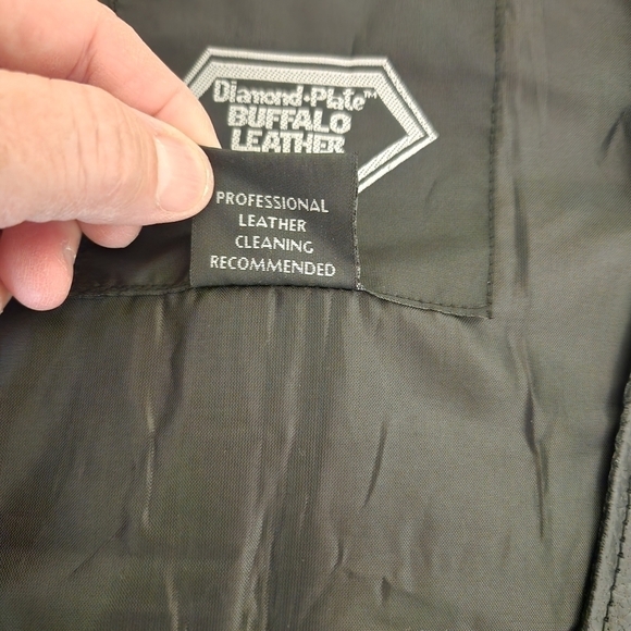 Diamond Plate Buffalo Genuine Leather Motorcycle Vest, sz 3X - Picture 8 of 10